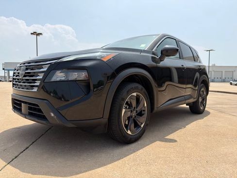 Used 2025 Nissan Rogue SV FWD image 8