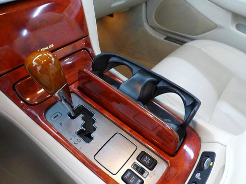 Used 2006 Lexus SC 430 Convertible image 30