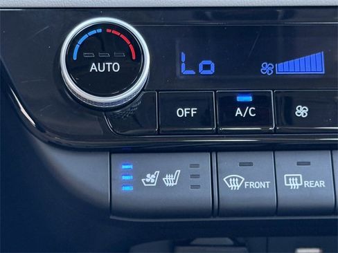 Used 2025 Hyundai Elantra Limited image 19