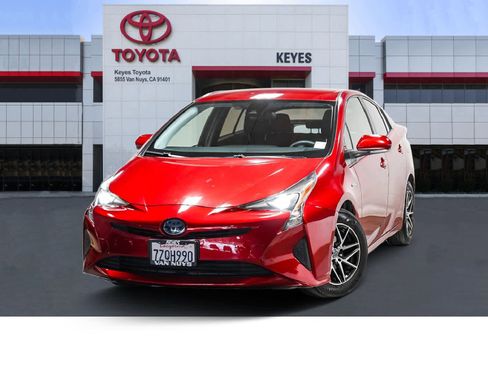 Certified 2017 Toyota Prius Two w/ Carpet Mat Package image 1