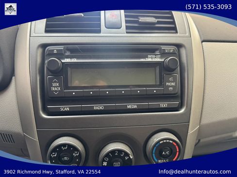 Used 2012 Toyota Corolla LE FWD image 17