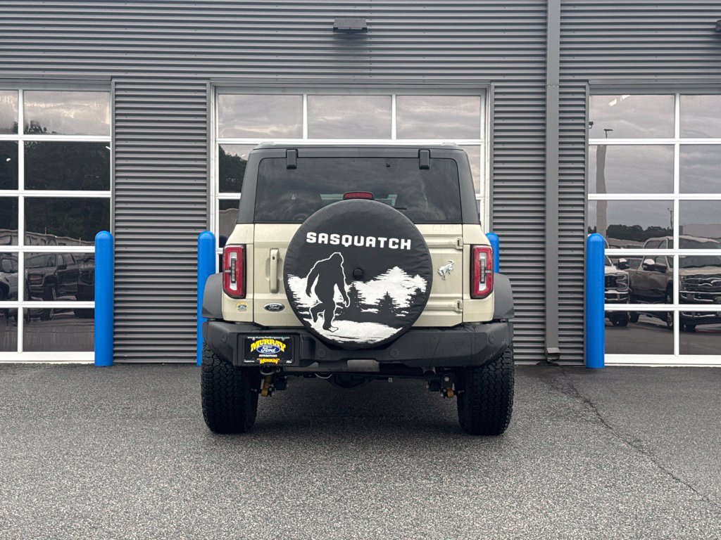 Certified 2025 Ford Bronco Outer Banks w/ Sasquatch Package AWD/4WD image 5