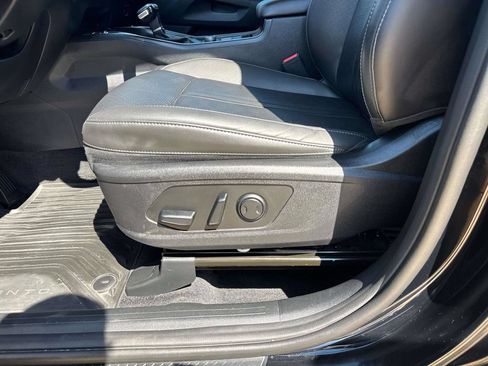 Used 2025 Kia Sorento S w/ Panoramic Sunroof Package FWD image 18