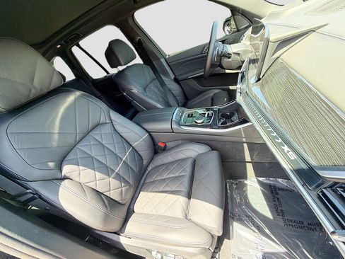 Used 2025 BMW X5 xDrive40i w/ M Sport Package AWD/4WD image 14