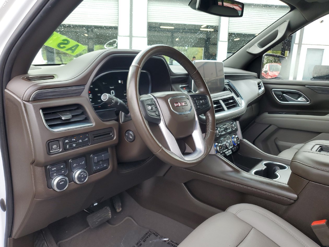 Used 2022 GMC Yukon XL SLT w/ SLT Premium Package AWD/4WD image 19