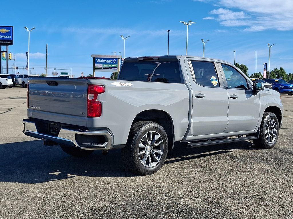 Used 2024 Chevrolet Silverado 1500 LT AWD/4WD image 7