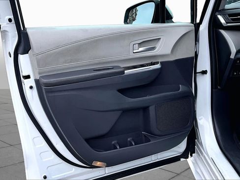 Used 2022 Toyota Sienna XLE w/ XLE Plus Package FWD image 21