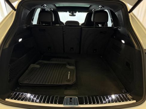 Certified 2023 Porsche Cayenne Platinum Edition AWD/4WD image 28