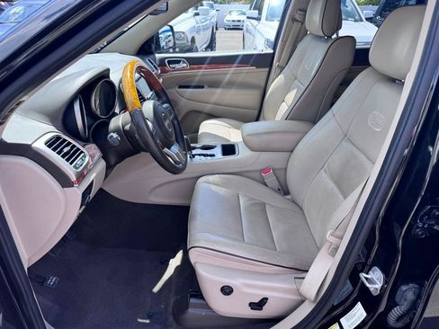 Used 2013 Jeep Grand Cherokee Overland RWD image 21