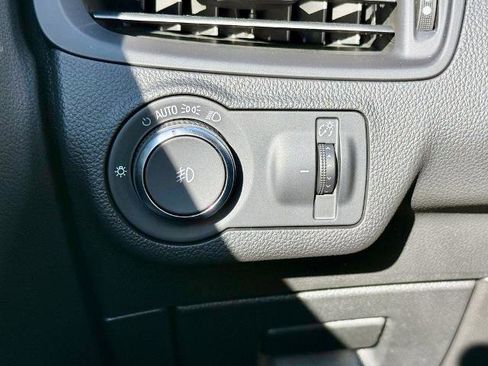 Used 2020 Buick Envision Essence image 26