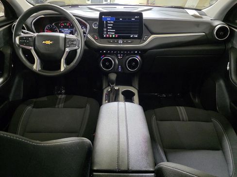 Used 2025 Chevrolet Blazer LT image 18
