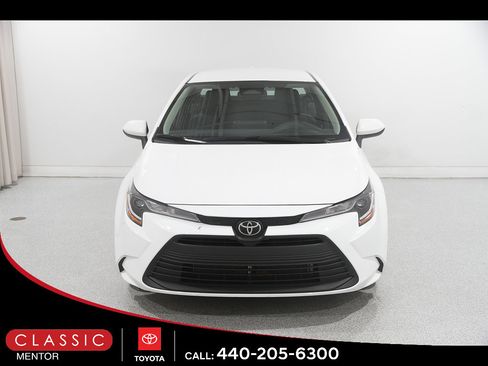 Certified 2024 Toyota Corolla LE FWD image 2