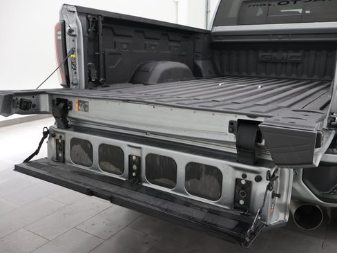 Used 2025 GMC Sierra 2500 AT4 w/ AT4 Premium Plus Package AWD/4WD image 39