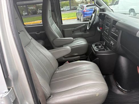 Used 2017 Chevrolet Express 3500 LS RWD image 14