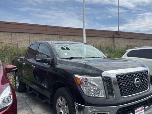 Used 2018 Nissan Titan S AWD/4WD image 1