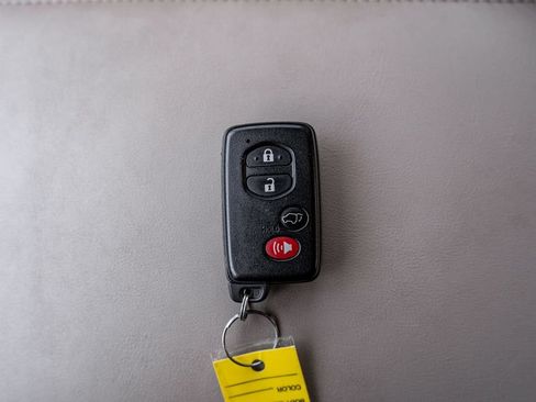 Used 2013 Toyota Venza XLE w/ XLE Premium Pkg AWD/4WD image 32