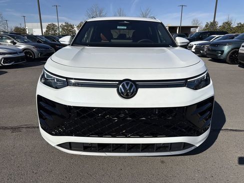 New 2026 Volkswagen Tiguan SEL R-Line image 2