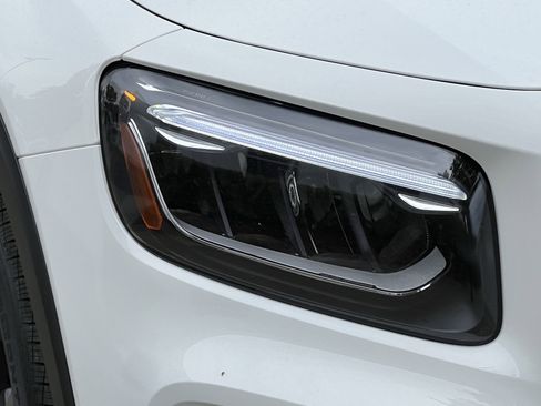 Certified 2025 Mercedes-Benz GLB 250 4MATIC image 11