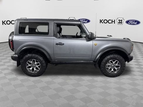 Used 2023 Ford Bronco Badlands image 9