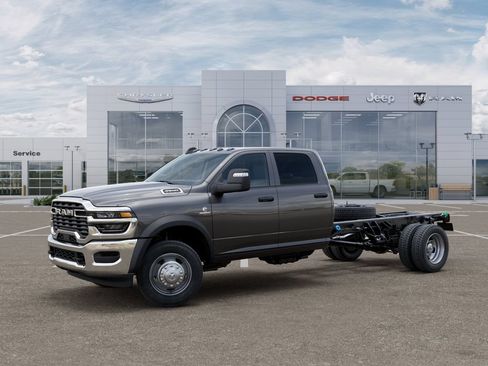 New 2026 RAM 4500 Tradesman w/ Chrome Appearance Group AWD/4WD image 2