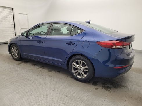 Used 2017 Hyundai Elantra SE image 3