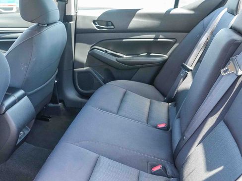 Used 2023 Nissan Altima 2.5 SV FWD image 18