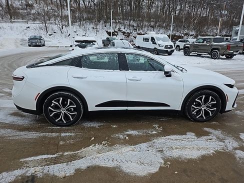 Used 2024 Toyota Crown Limited image 15