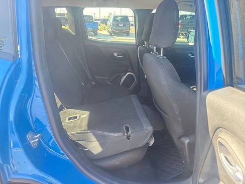 Used 2015 Jeep Renegade Latitude AWD/4WD image 25