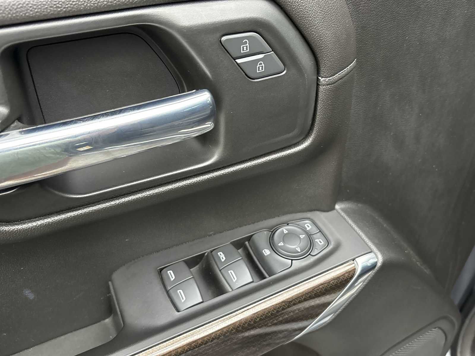 Used 2022 Chevrolet Silverado 1500 RST AWD/4WD image 22