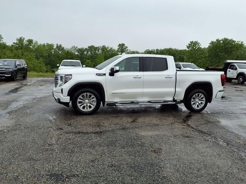 Used 2024 GMC Sierra 1500 Denali w/ Technology Package AWD/4WD image 42