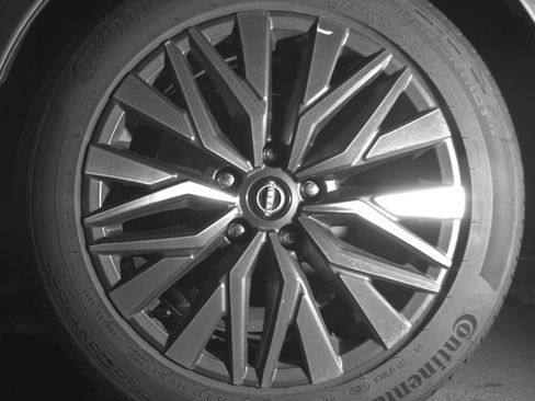 Used 2025 Nissan Altima 2.5 SV FWD image 17