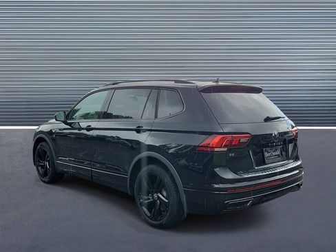 Used 2023 Volkswagen Tiguan SE R-Line FWD image 4