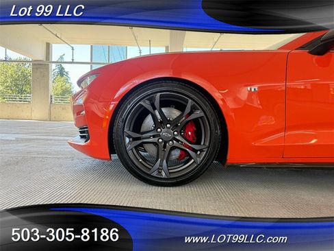 Used 2020 Chevrolet Camaro SS RWD image 22