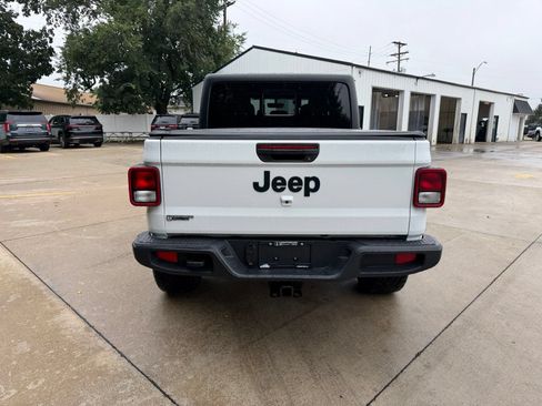 Used 2022 Jeep Gladiator Sport AWD/4WD image 29