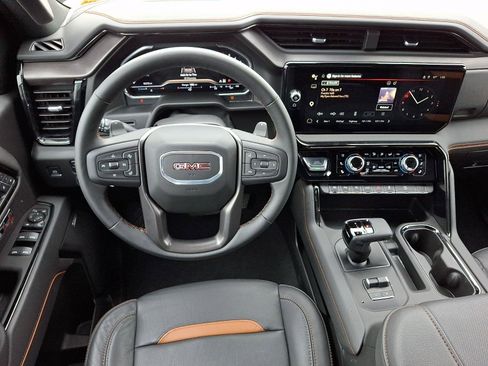 Used 2025 GMC Sierra 1500 AT4 image 12