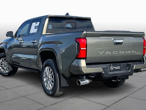 Used 2025 Toyota Tacoma Limited image 11