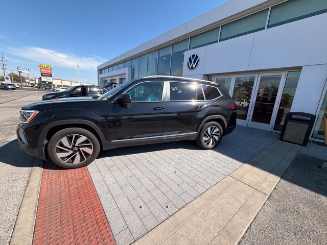 Used 2024 Volkswagen Atlas SEL AWD/4WD image 4