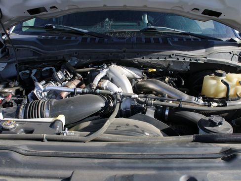 Used 2020 Ford F250 Lariat w/ Lariat Value Package image 13