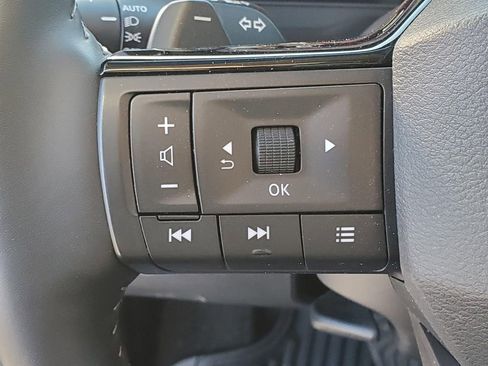 Certified 2025 Nissan Rogue SL image 17