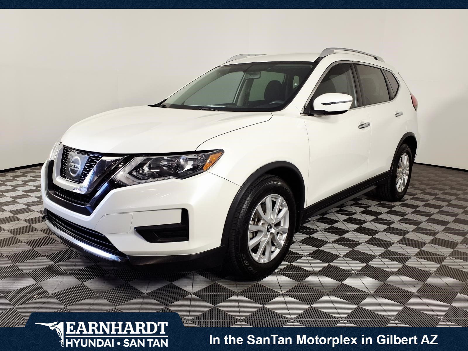 Used 2017 Nissan Rogue SV FWD image 1