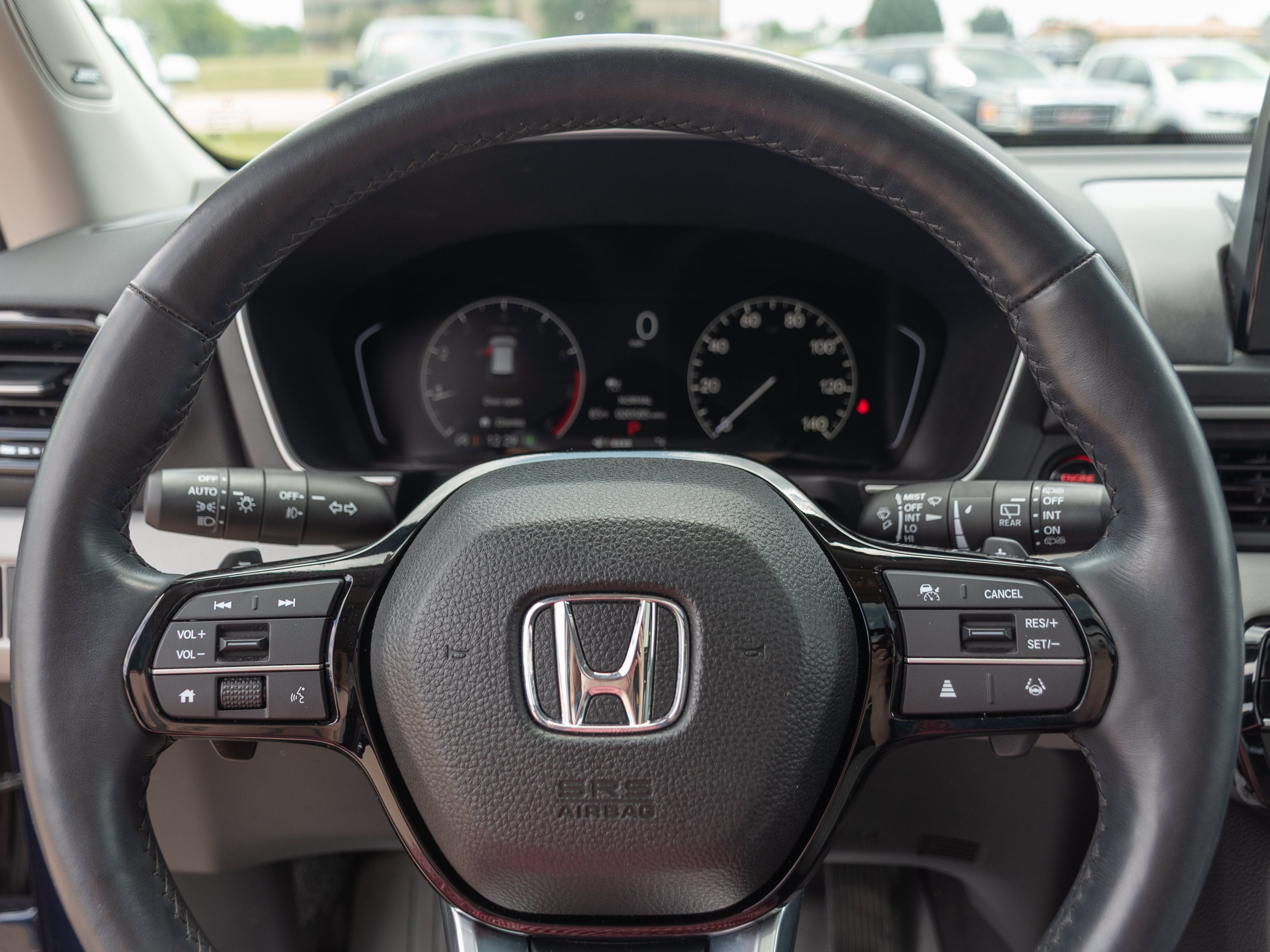 Used 2025 Honda Pilot Touring image 13