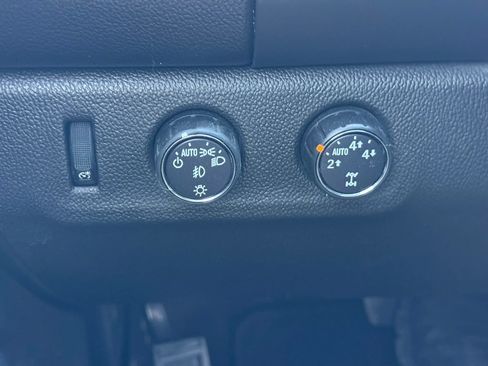 Used 2016 GMC Canyon SLE w/ All Terrain Package AWD/4WD image 25