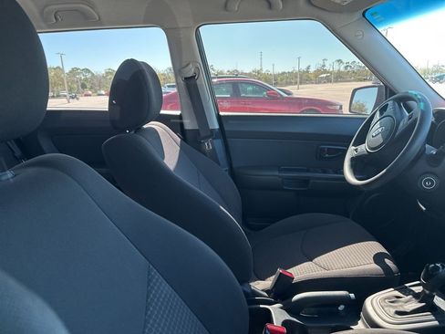 Used 2013 Kia Soul Base image 9
