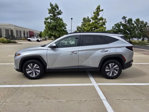 Used 2023 Hyundai Tucson Blue AWD/4WD image 2