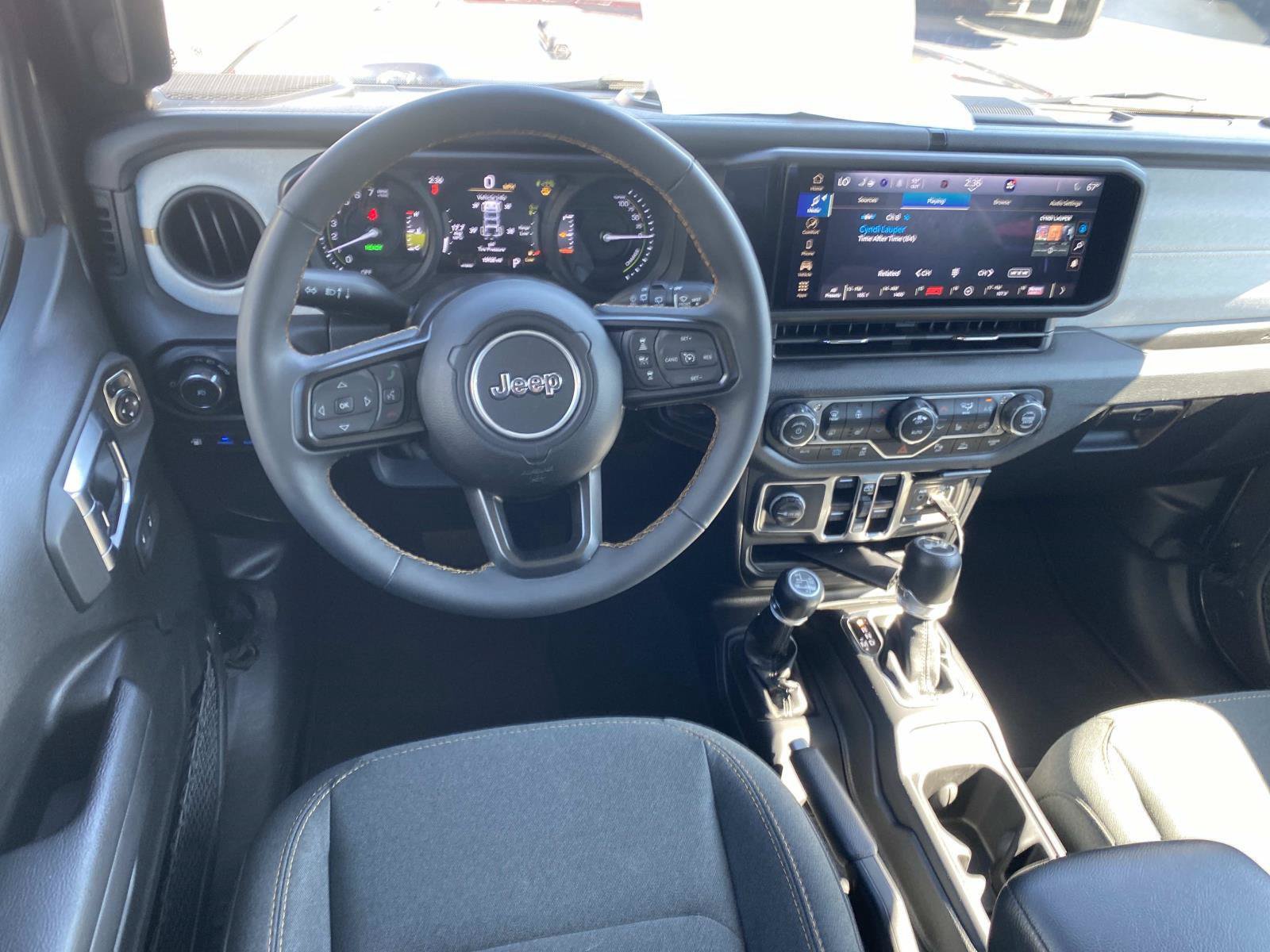 Used 2024 Jeep Wrangler Unlimited w/ Convenience Group AWD/4WD image 19
