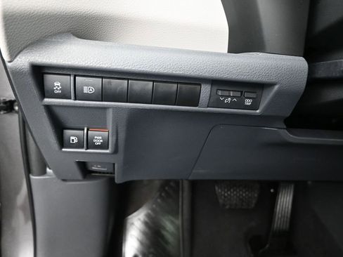 Used 2023 Toyota Sienna XLE image 23