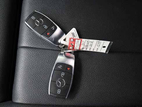Used 2024 Mercedes-Benz GLB 250 image 35