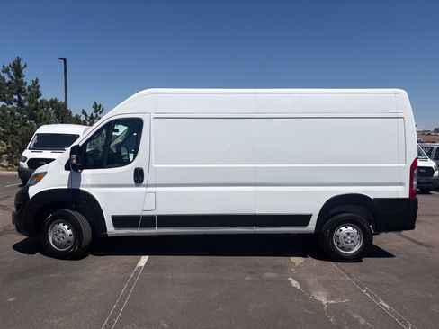 Used 2023 RAM ProMaster 2500 FWD image 4