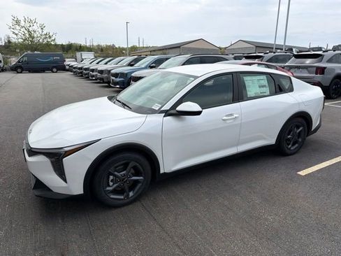 New 2026 Kia K4 FWD image 6