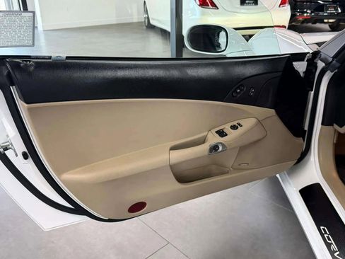 Used 2005 Chevrolet Corvette Coupe w/ Preferred Equipment Group image 23